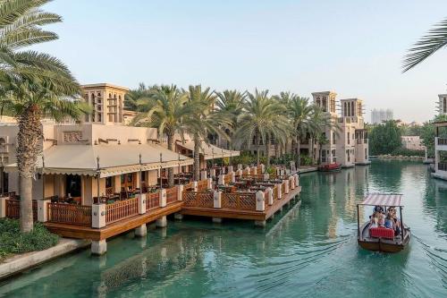 serene-waterways-through - Copie