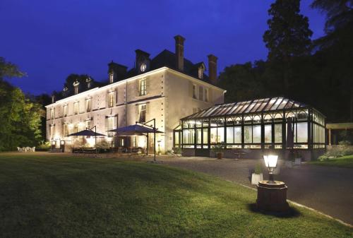 Façade nord extérieur de nuit