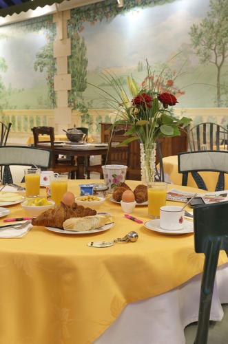 La-Rozelle-jardin-dhiver-petit_dejeuner_04